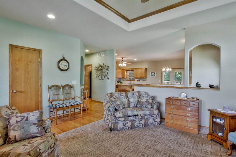 2124 E Timber Lane Cir, Derby, KS 67037
