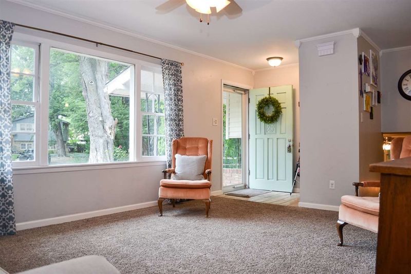 819 E Park Lane Ct, Derby, KS 67037