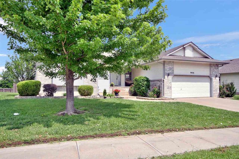 9426 E Pebblebrook St, Wichita, KS 67207