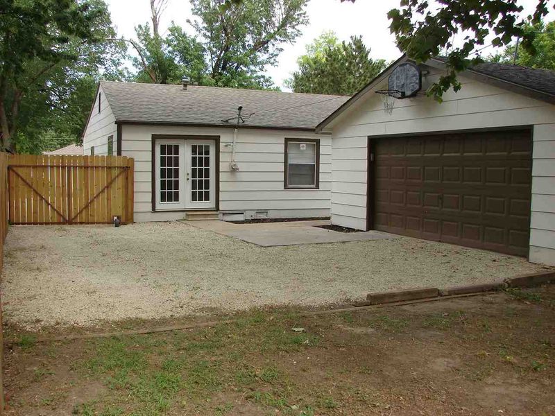 4545 S Cherry St, Wichita, KS 67217