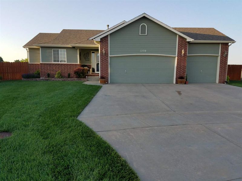 1230 E Ridgeview Ct, Clearwater, KS 67026