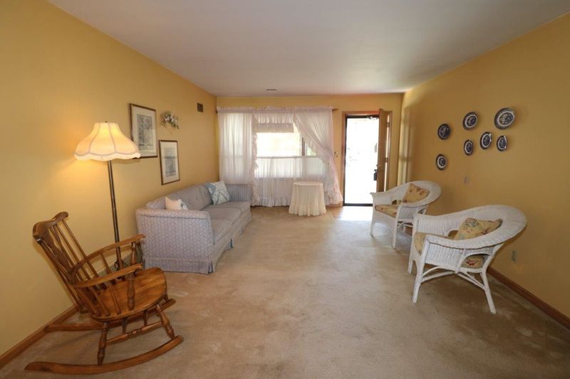 719 N El Paso, Derby, KS 67037