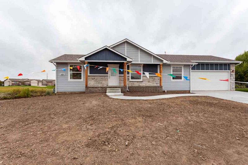 729 S Longbranch Dr, Maize, KS 67101-7010