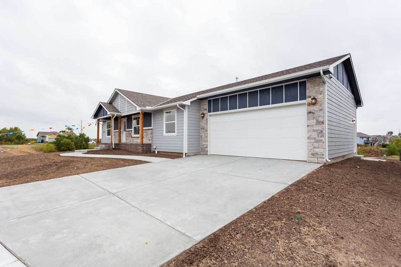729 S Longbranch Dr, Maize, KS 67101-7010