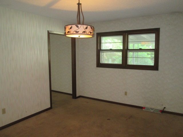 1006 E Post Oak St, Derby, KS 67037