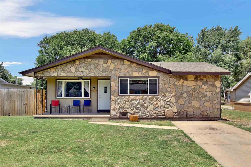6453 N Kerman Dr, Park City, KS 67219