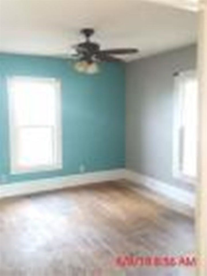 219 W 7th, Newton, KS 67114