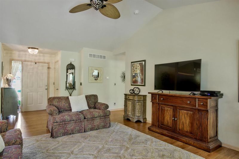 237 S Cypress Ct, Andover, KS 67002
