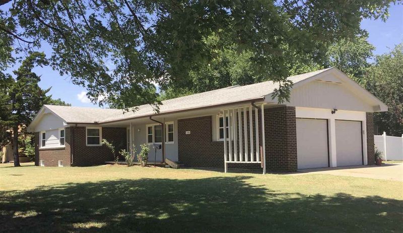 1140 E Denker St, Wichita, KS 67216