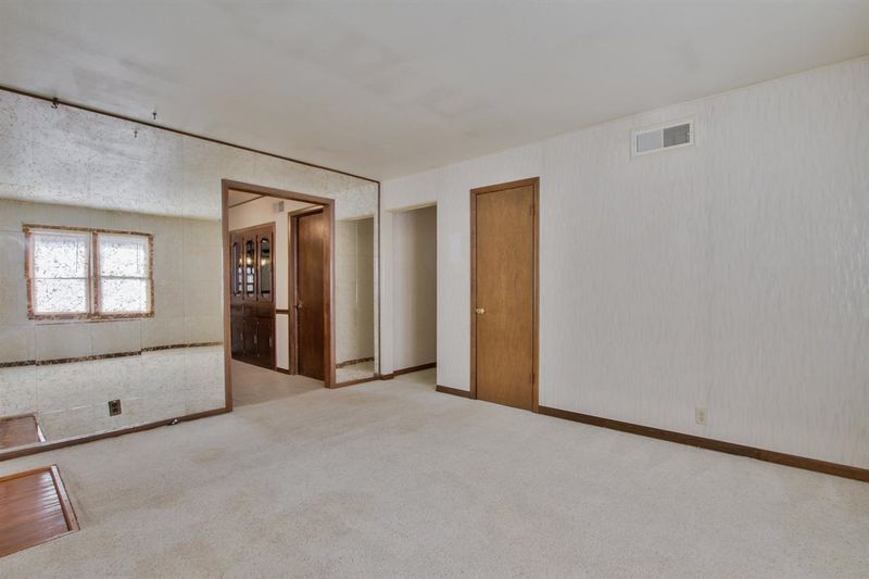 1116 E Evanston St, Park City, KS 67219