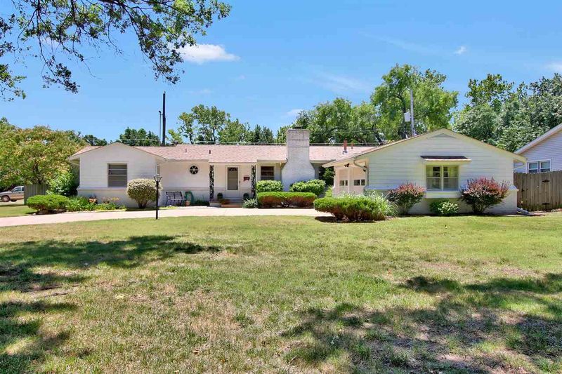 6609 E Murdock St, Wichita, KS 67206