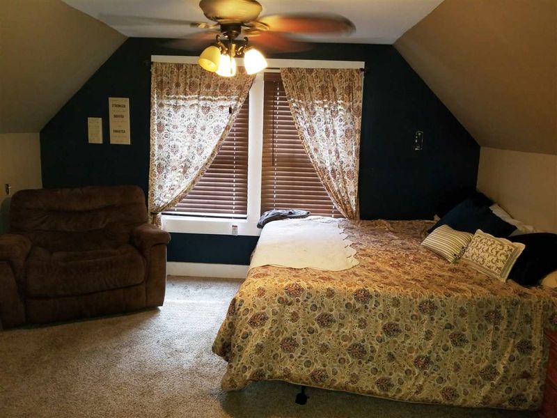 407 Old Main St, Newton, KS 67114