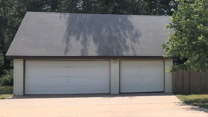 111 S Circle Dr, Potwin, KS 67123