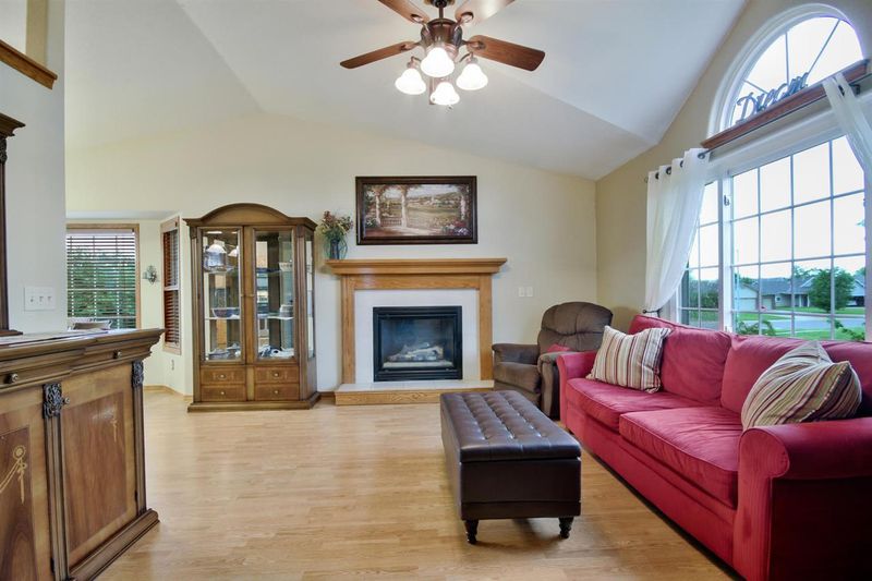 2107 E Summerset St, Derby, KS 67037