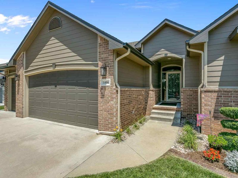 1406 E Summerlyn Dr, Derby, KS 67037