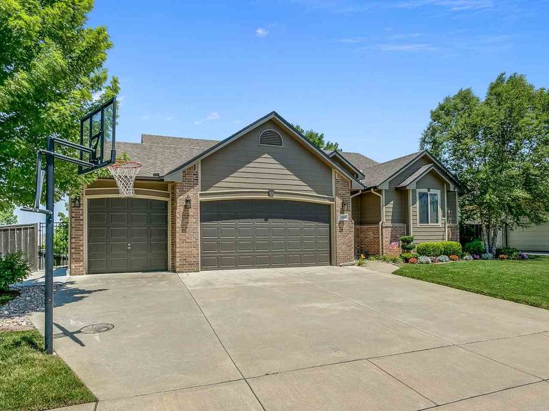 1406 E Summerlyn Dr, Derby, KS 67037