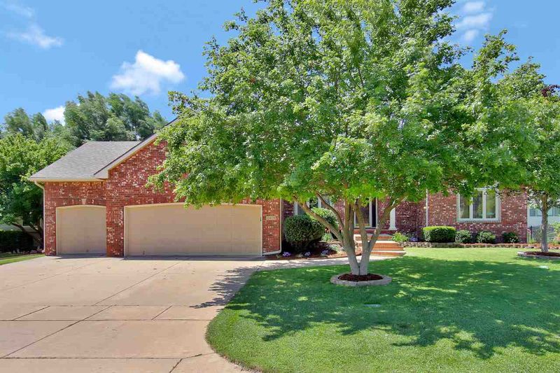 12405 E Lincoln Ct, Wichita, KS 67207