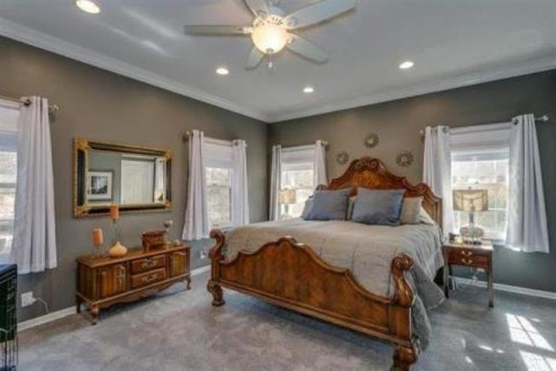 910 N Grandview, Newton, KS 67114