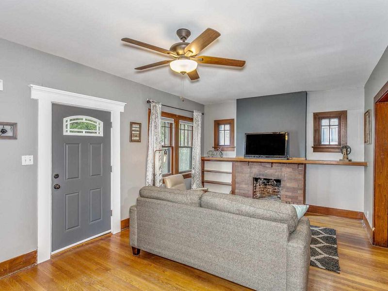 3907 E Douglas Ave, Wichita, KS 67208