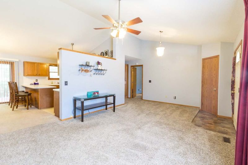 1201 E Dirck Ct, Haysville, KS 67060