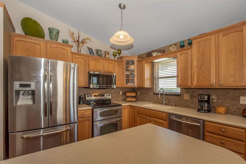 812 N Sunrise Cir, Goddard, KS 67052