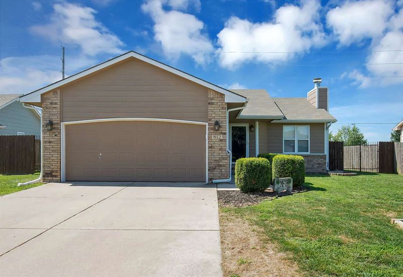 812 N Sunrise Cir, Goddard, KS 67052