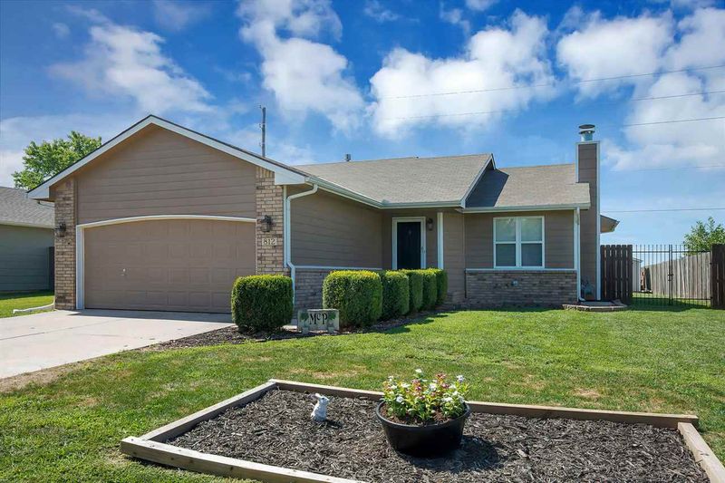 812 N Sunrise Cir, Goddard, KS 67052