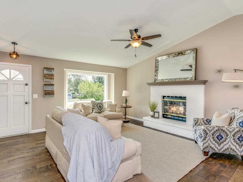 1809 S Cranbrook, Wichita, KS 67207