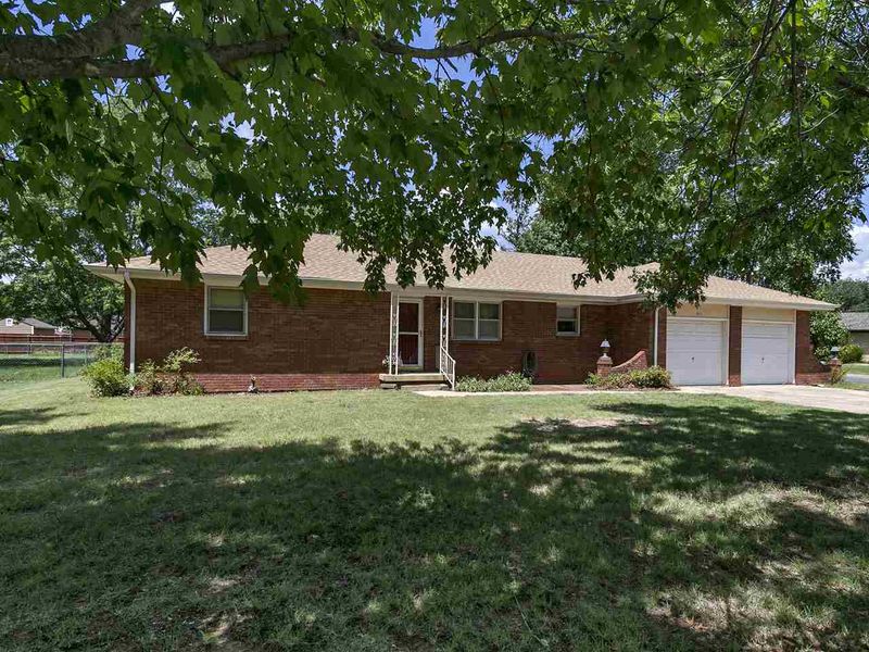 411 S 2nd Ave, Clearwater, KS 67026-9459