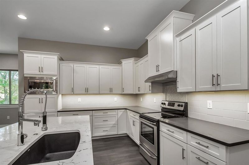 849 S Andover Rd, Andover, KS 67002