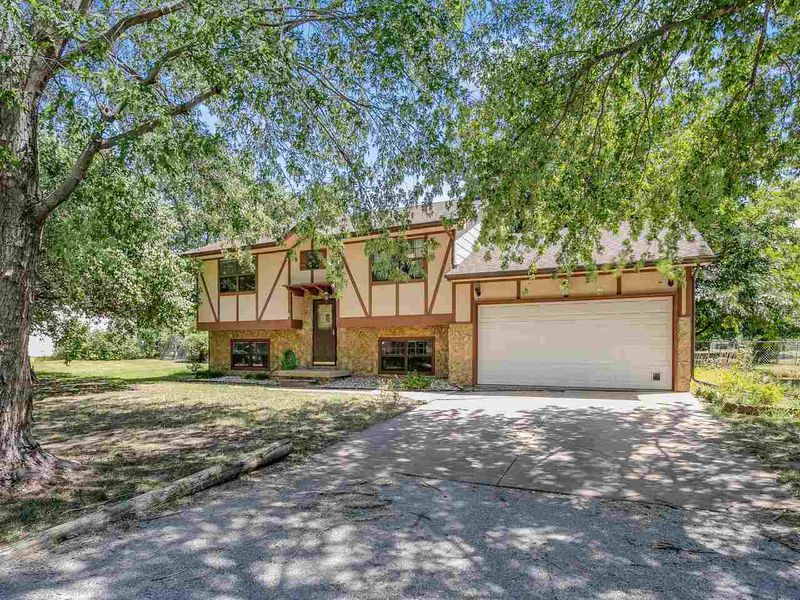 11725 E 3rd, Wichita, KS 67206