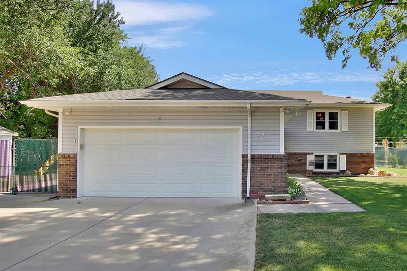 341 E Waller, Rose Hill, KS 67133
