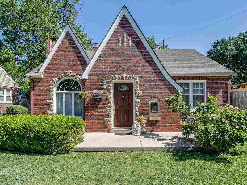 3330 E Mount Vernon, Wichita, KS 67216