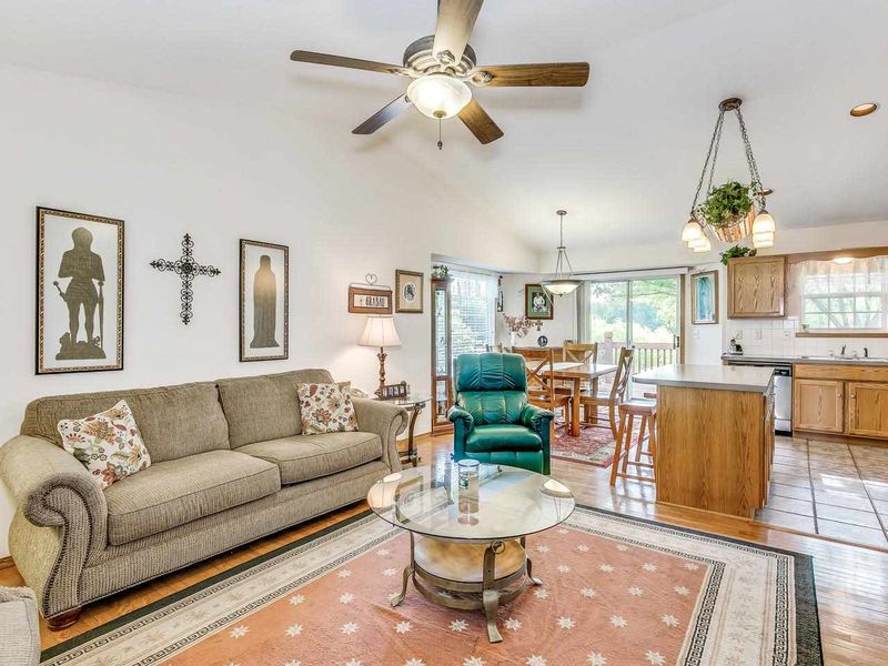 1706 N Prairie Run Cir, Mulvane, KS 67110