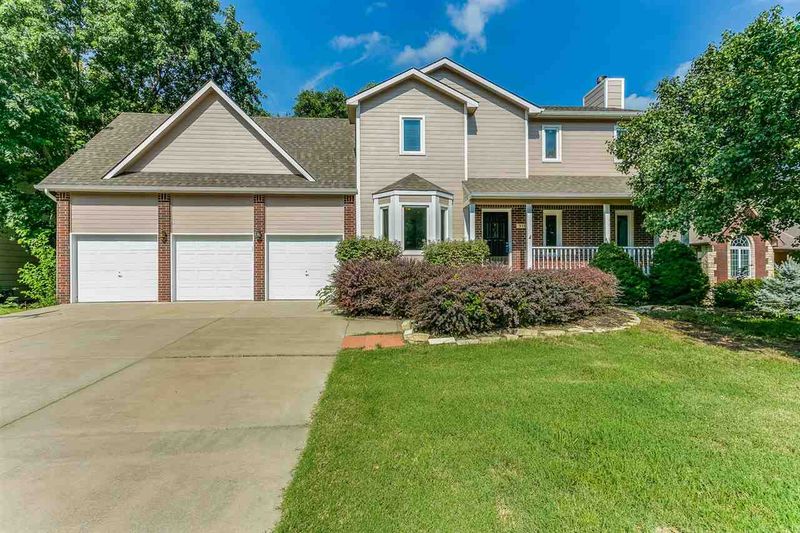 311 N Valley Stream Dr, Derby, KS 67037