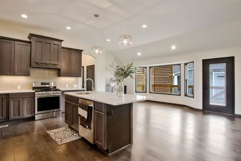 966 Cedar Brook Cir, Mulvane, KS 67110
