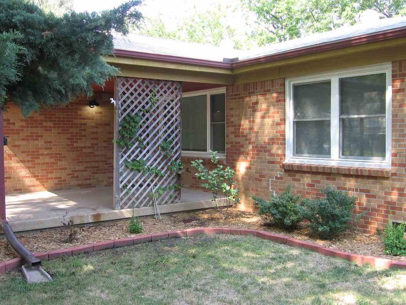 3134 S Everett St, Wichita, KS 67217