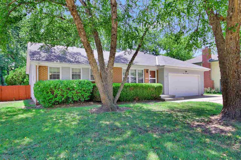 707 E Park Ln, Derby, KS 67037