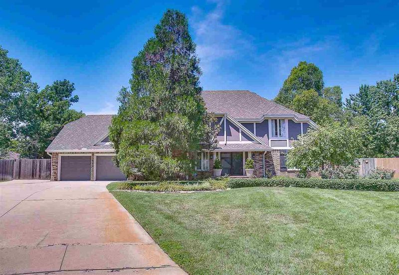 8520 E Overbrook Ln, Wichita, KS 67206