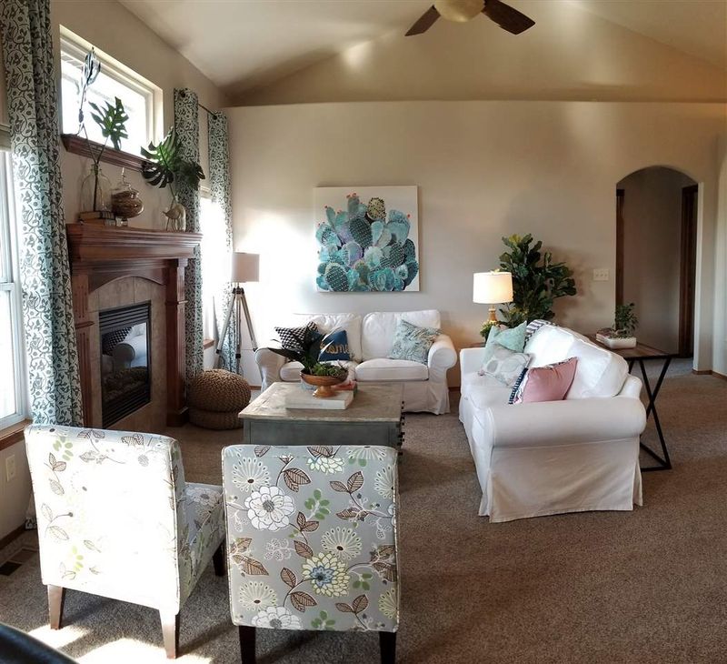 1012 E Moss Wood Ct, Derby, KS 67037