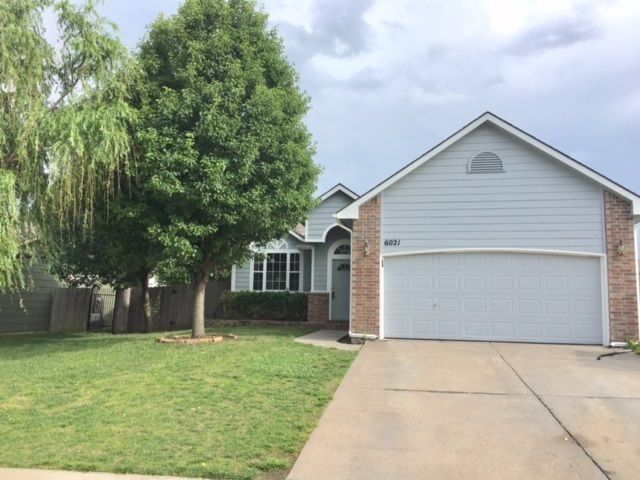 6021 E 41st St, Bel Aire, KS 67220