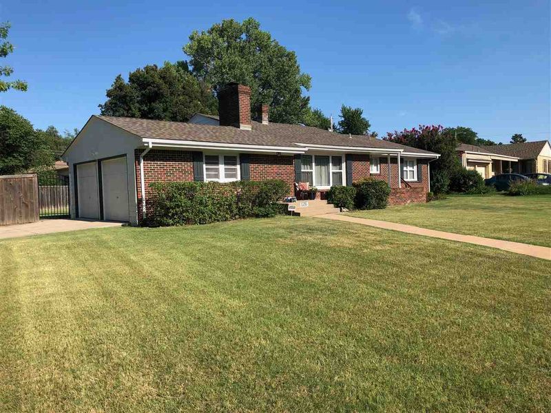 126 Patton Dr, Wichita, KS 67208