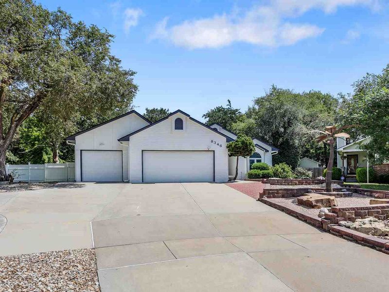 8346 E Harry Ct, Wichita, KS 67207