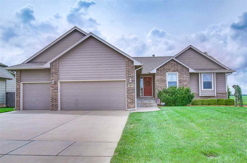 3905 N Rutgers, Maize, KS 67101
