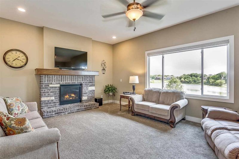 3105 E Sunflower Dr, Derby, KS 67037