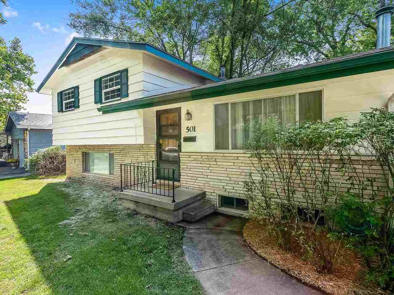 501 S Spring Creek Dr, Derby, KS 67037