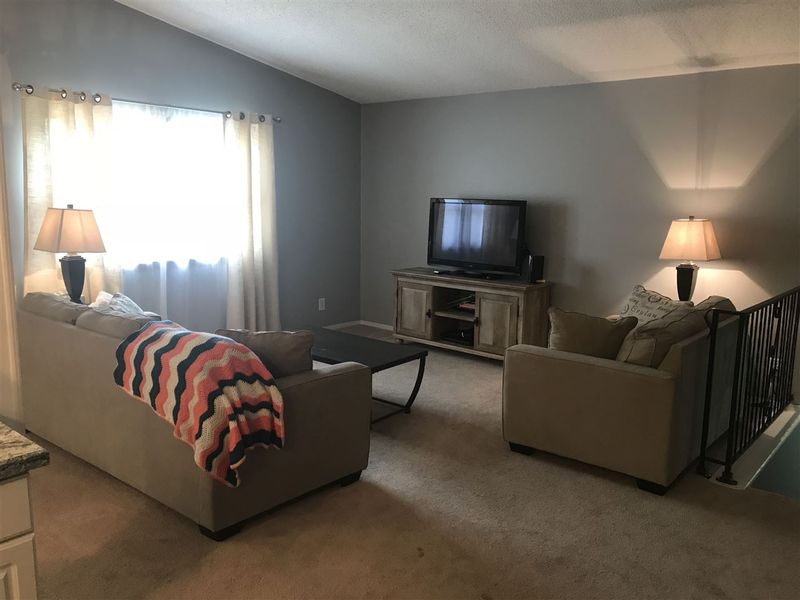 8639 E Hurst St, Wichita, KS 67210