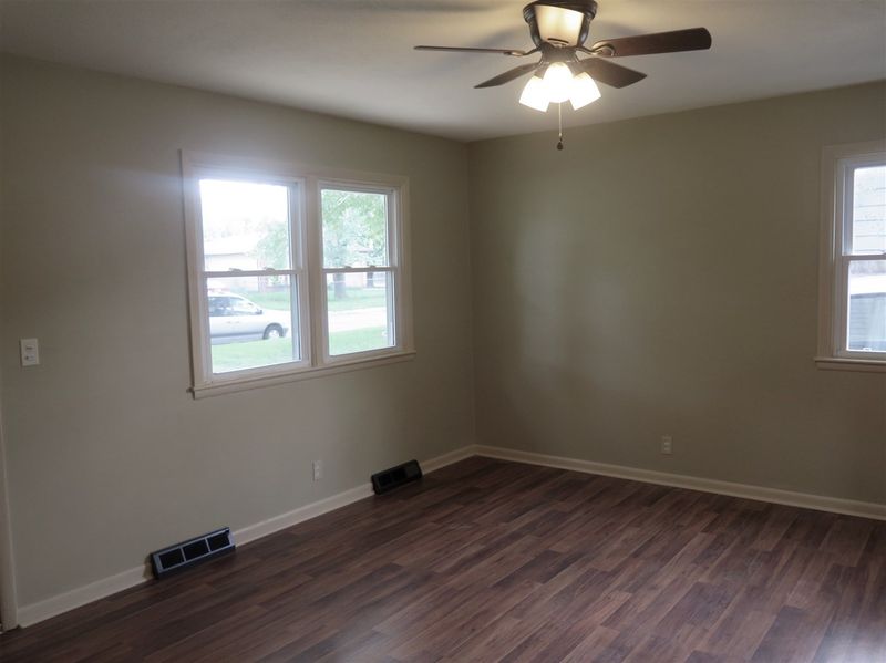 1818 E Idlewild Dr, Wichita, KS 67216
