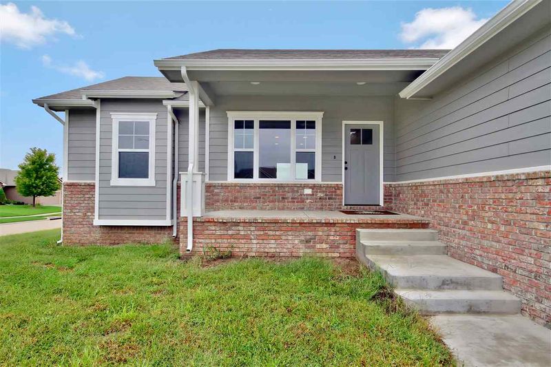 2104 Beltline Ct, Newton, KS 67114