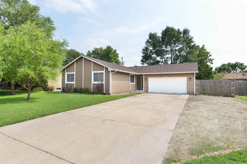 801 E Hemphill Ave, Haysville, KS 67060